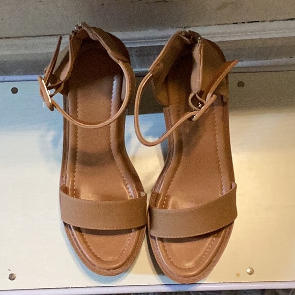 Minimalist Platform Chunky Sandals, Fashionable Solid Color Brown High-heeled. - Picture 3 of 4